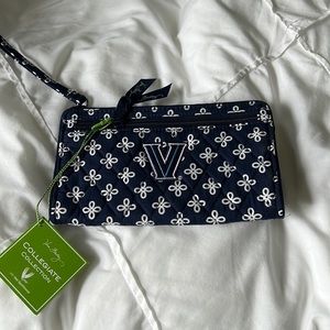 Vera Bradley Villanova Wristlet